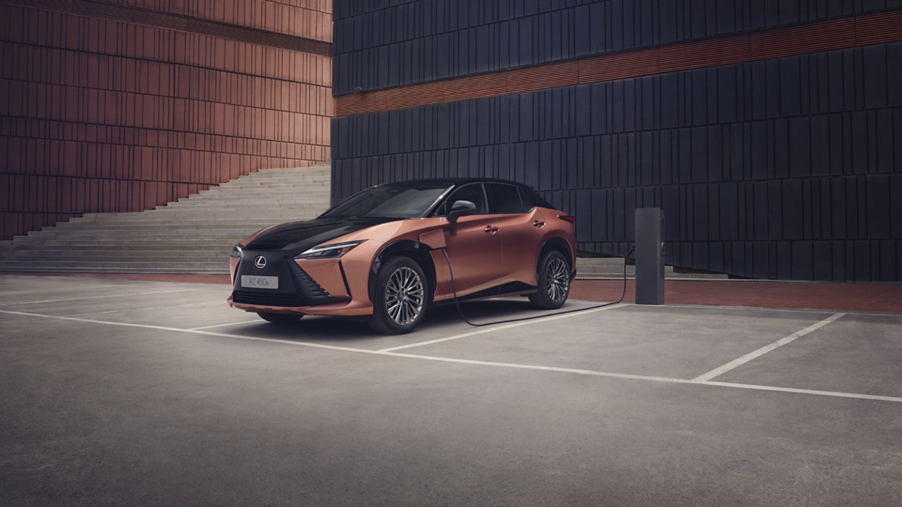 Lexus RZ 100% électrique